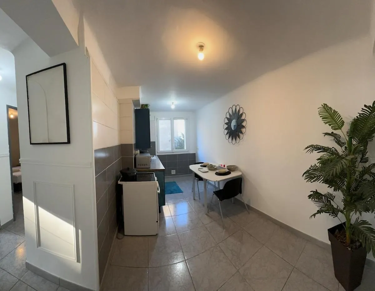 Apartment Charmant Appartement A Proximite De La Gare Marseille